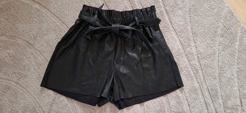 Schwarze shorts - schwarze,
